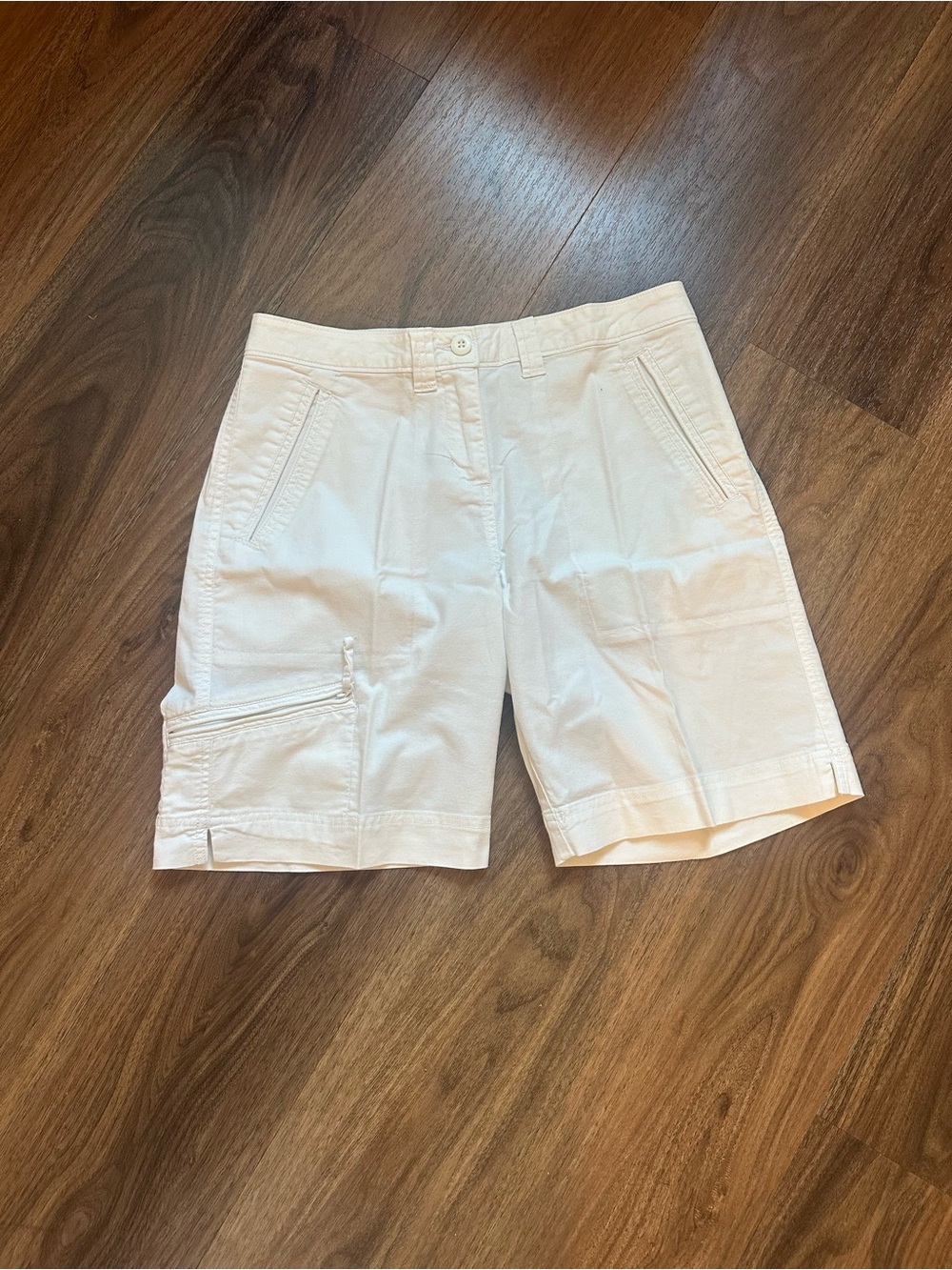 Woolrich White Cotton Bermuda Shorts with Cargo Pocket